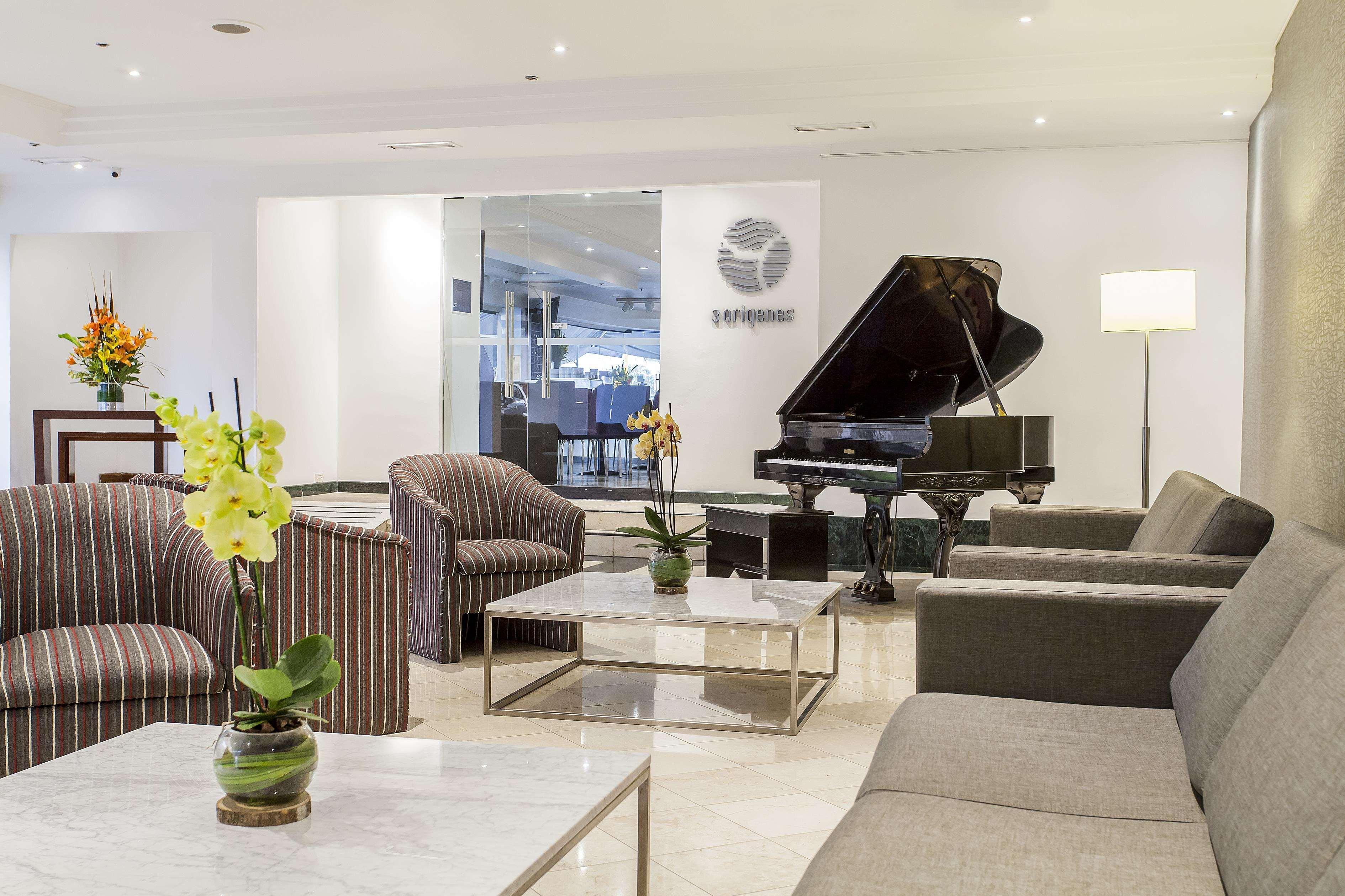 酒店 Radisson Metrotel 4*
